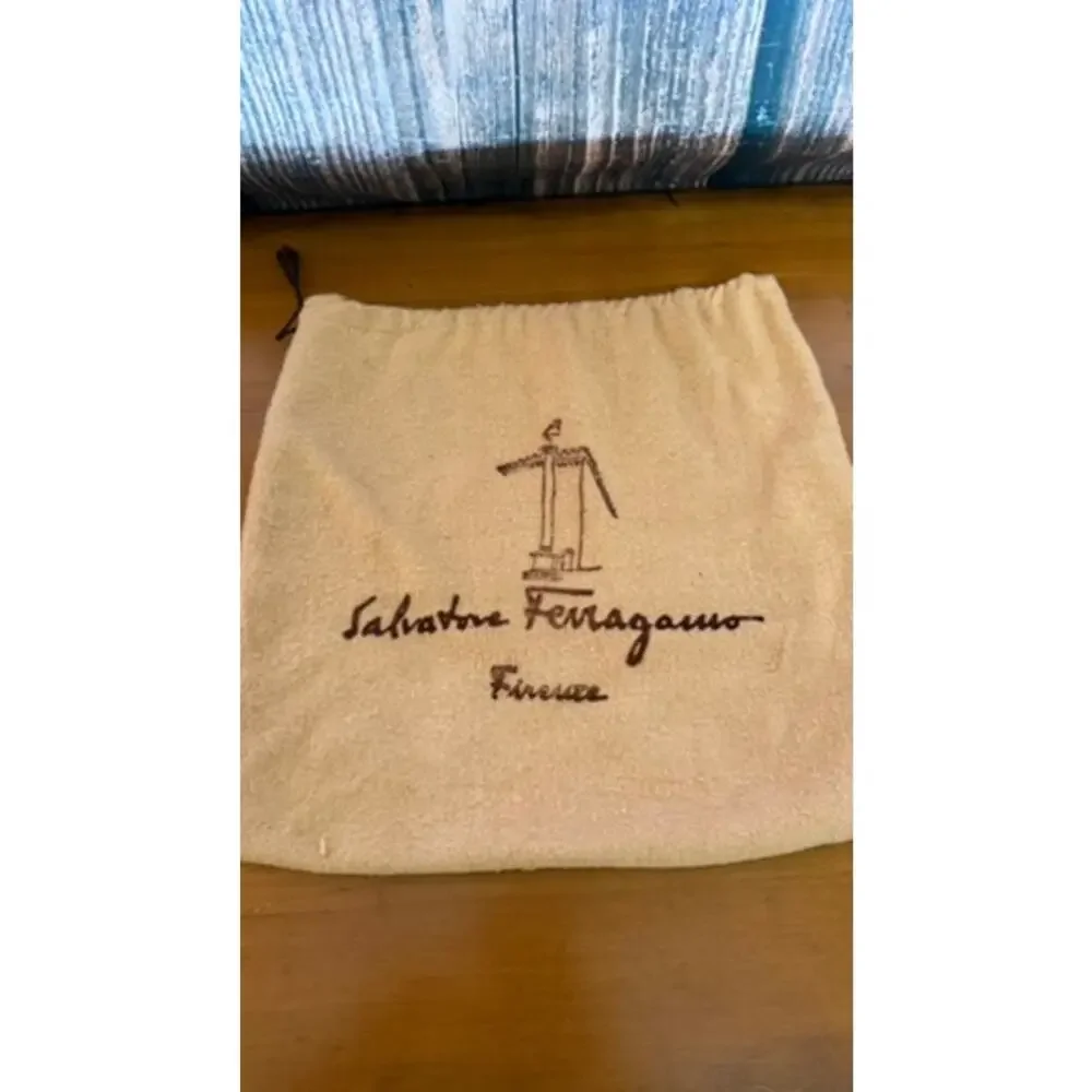 Salvatore Ferragamo‎ Women's Gray Snakeskin Clutch & Heels Set Size 8 Formal